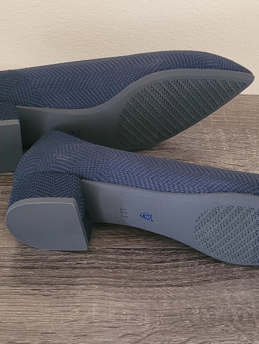 ROTHY’S The High Point Heeled Shoe | Navy Herringbone NWT size 12.5 - Picture 8 of 8